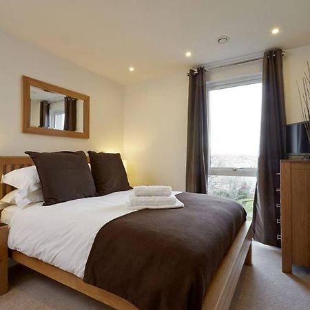 Modern Apartment At Slough Station, London In 18 Mins! Exterior foto